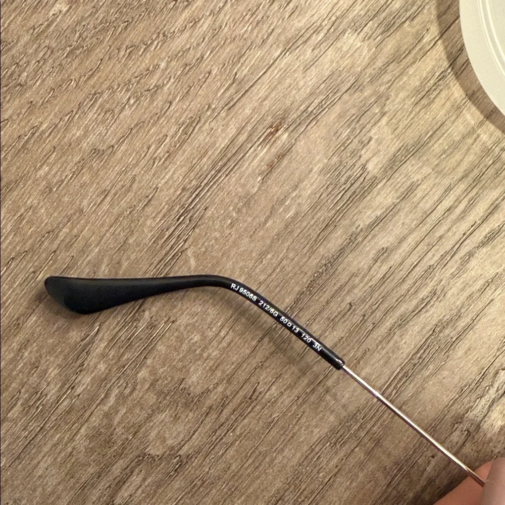 Ray-Ban Silver Aviator Sunglasses with Black Lenses